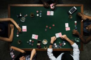 Tìm hiểu sơ lược về trò chơi poker Sv88